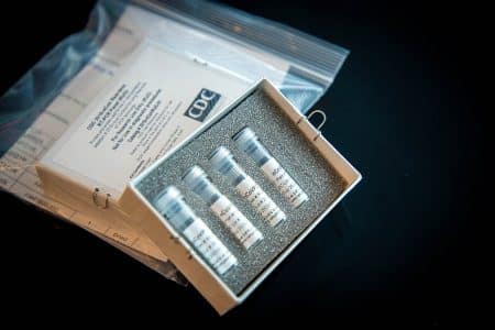 Coronavirus : la Belgique officialise un test qui donne des résultats en 15 minutes chrono