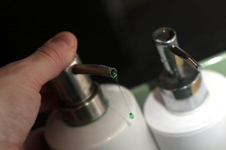 Tutoriel OMS : comment confectionner vous-même votre gel hydroalcoolique à la maison ?