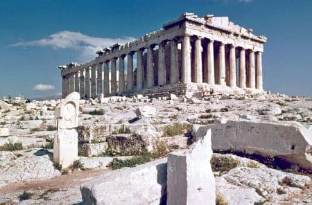 Grèce : dès le 15 juin, les voitures thermiques interdites au centre-ville d’Athènes pour 3 mois