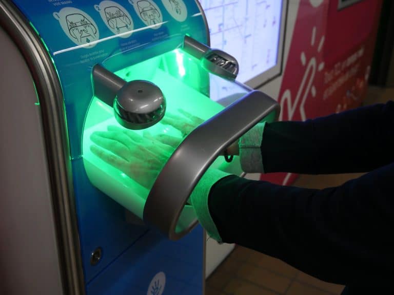 Lyon adopte les distributeurs automatiques de gels désinfectants pour l&rsquo;après COVID-19