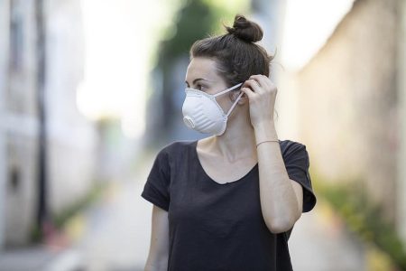 Masques, gants et lingettes : le nouveau visage des déchets qui jonchent nos plages