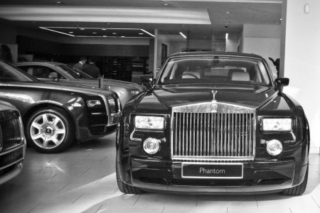 Rolls Royce se lance dans l’aventure de la voiture électrique !