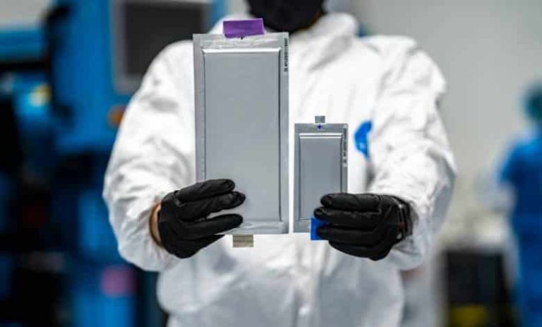 Une avancée majeure dans la conception de batteries à semi-conducteurs pour voitures électriques