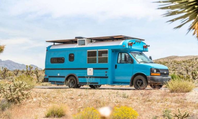 Mybushotel recycle les vieilles fourgonnettes en camping-car