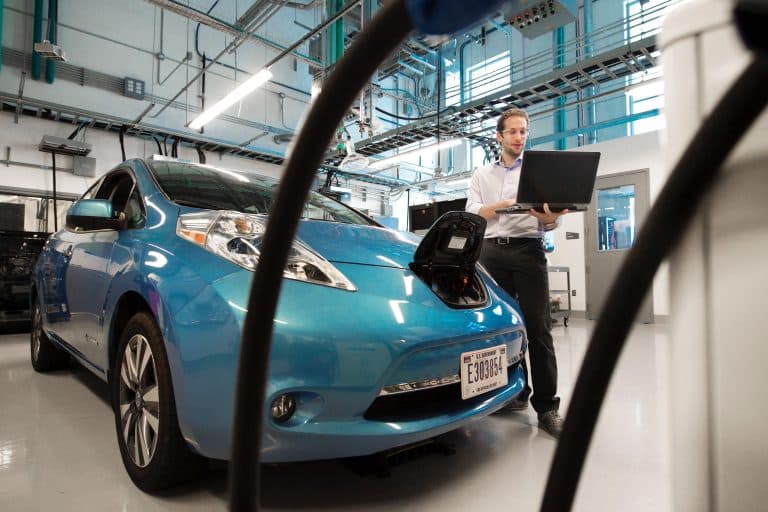 Quelle assurance pour un véhicule électrique ou hybride ?