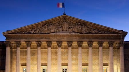 Un nouveau pas vers le référendum pour modifier la Constitution Un nouveau pas vers le référendum pour modifier la Constitution