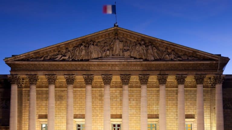 Un nouveau pas vers le référendum pour modifier la Constitution