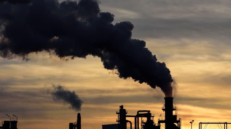 Existe-t-il un lien entre la pollution atmosphérique et la propagation du coronavirus ?