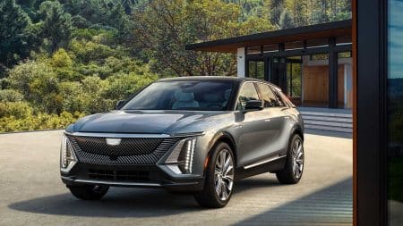 Cadillac dévoile le Lyriq, son premier véhicule 100 % électrique et annonce la fin des modèles thermiques !