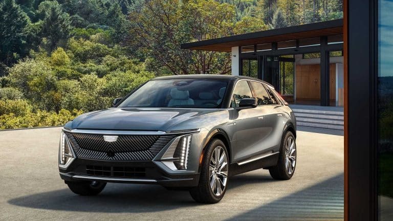 Cadillac dévoile le Lyriq, son premier véhicule 100 % électrique et annonce la fin des modèles thermiques !