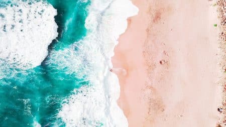 Les plages du Sri Lanka sont envahies par les billes en plastique