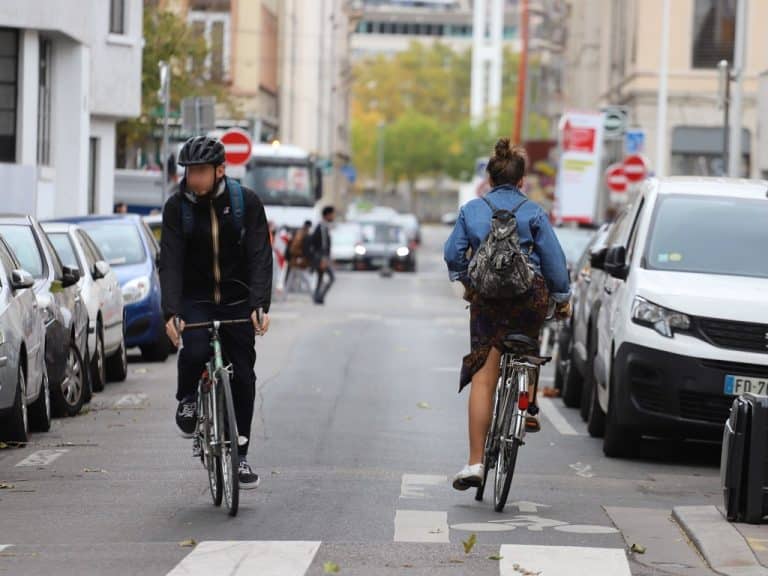 Vélo : quels équipements pour rouler en toute sécurité ?