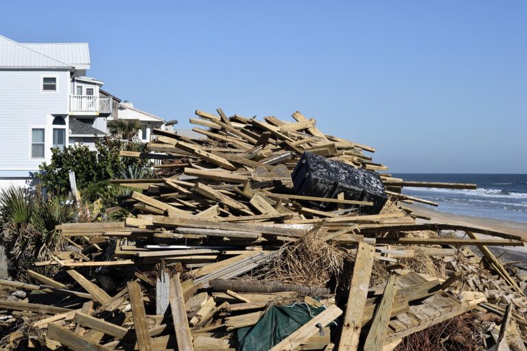 Ouragan Béryl : des destructions massives et des vies emportées, la menace plane toujours