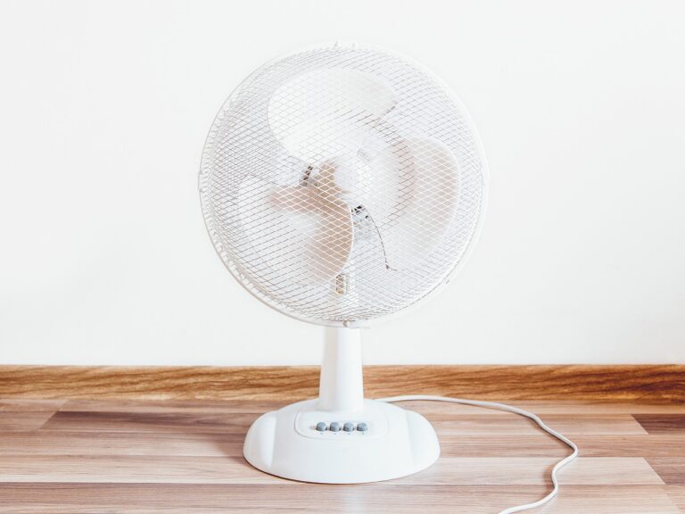 Découvrez comment l&rsquo;utilisation d&rsquo;un ventilateur toute la nuit peut influencer votre facture d&rsquo;électricité