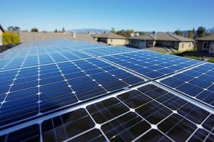 Les panneaux solaires : pourquoi plus de 6 Français sur 10 pensent que c'est un investissement rentable