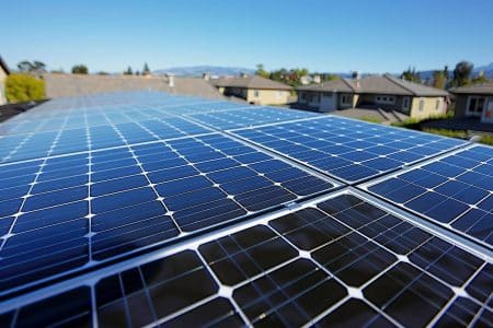 Les panneaux solaires : pourquoi plus de 6 Français sur 10 pensent que c’est un investissement rentable Les panneaux solaires : pourquoi plus de 6 Français sur 10 pensent que c'est un investissement rentable