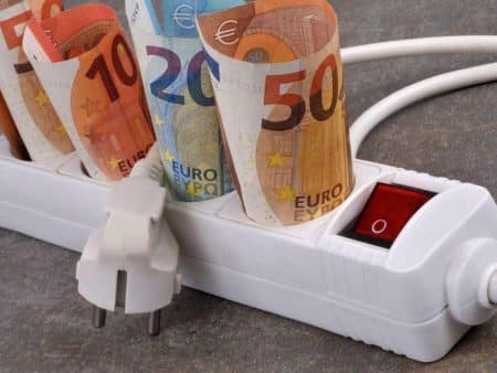 Ce radiateur électrique dévore 3 800 kWh par an : découvrez comment alléger votre facture dès maintenant Ce radiateur électrique dévore 3 800 kWh par an : découvrez comment alléger votre facture dès maintenant