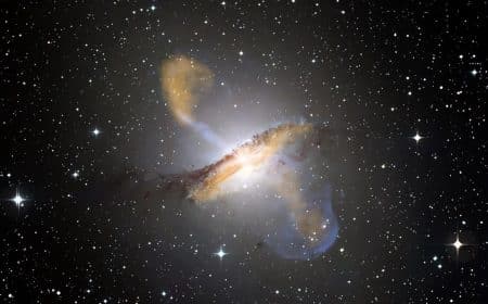 La NASA capture un jet de trou noir percutant un mystérieux objet à 12 millions d’années-lumière, défiant les lois de l’univers Ce trou noir de 55 millions de Soleils cible un mystère à 12 millions d’années-lumière : l’énigme de Centaurus A