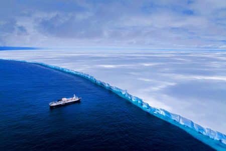 Ce monstre glacial de 36 ans menace une oasis faunique : l&rsquo;iceberg A23a fonce vers l&rsquo;île de South Georgia