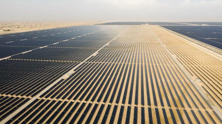 L’équivalent de 2 660 stades de foot : ce projet solaire colossal de 600 MW approuvé en Arizona promet de révolutionner l’énergie aux États-Unis