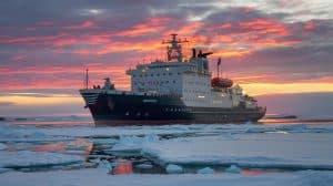 Cette armada russe de brise-glaces nucléaires défie l'Arctique : une révolution commerciale inédite se profile