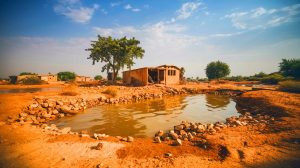 Jacobabad, la ville surchauffée de 50°C, pourrait mourir de soif par le gel de 66 millions $ décidé par Trump
