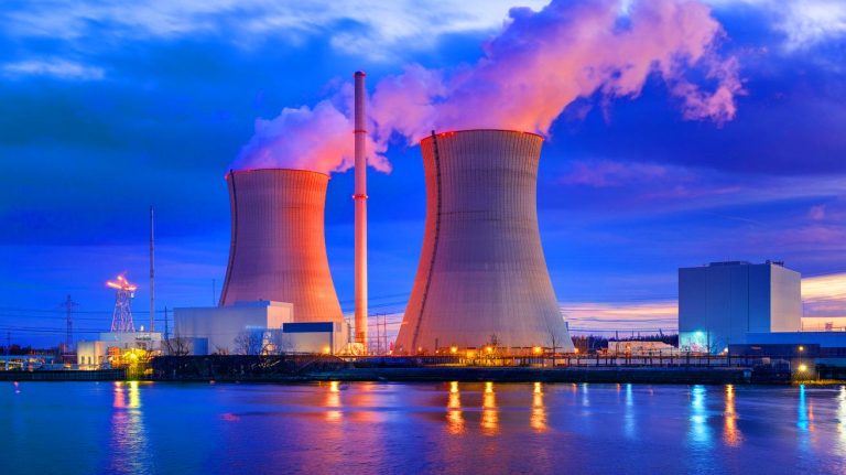 Une première mondiale réalisée par le Japon : ce réacteur nucléaire futuriste produit de l&rsquo;hydrogène aussi pur que l&rsquo;air des Alpes