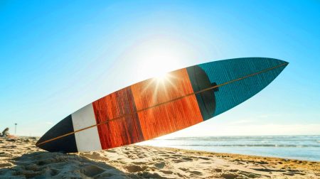 Ces anciennes éoliennes deviennent des planches de surf écolos : l’innovation durable qui bouleverse l’industrie des sports aquatiques "Ces anciennes éoliennes deviennent des planches de surf écolos : l'innovation durable qui bouleverse l'industrie des sports aquatiques"