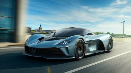 La première hypercar au monde propulsée par ce carburant révolutionnaire : Nathalie redéfinit la vitesse et l'écologie