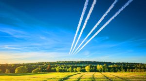 « Un fléau invisible à l'œil nu » : ces traînées blanches aggravent massivement le réchauffement climatique mondial