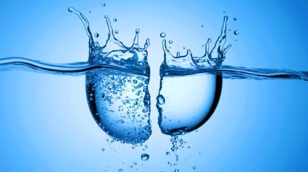 Scandale scientifique mondial : l'eau explose en deux liquides distincts sous haute pression, une découverte qui bouleverse tout
