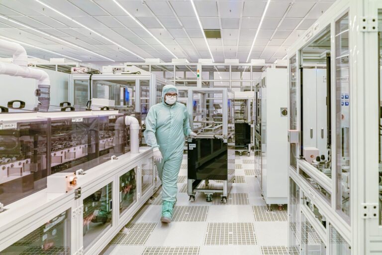 La France en marche : ce retour fracassant dans l’industrie des semi-conducteurs qui va bouleverser un marché de 559 milliards d’euros en 2025