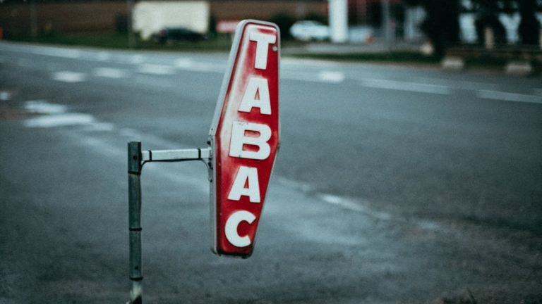 Contrebande de cigarettes : l’affaire Petrus révèle l’échec de la fiscalité anti-tabac