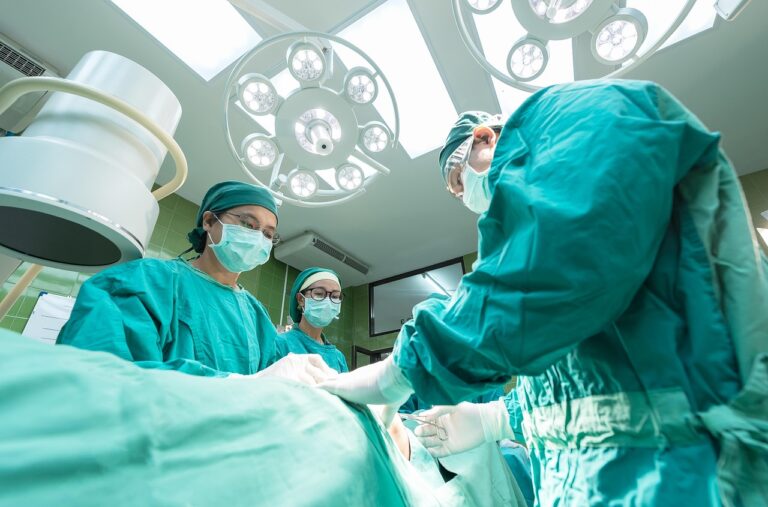 « J&rsquo;avais une bombe à retardement dans la poitrine » : l&rsquo;incroyable prouesse médicale d&rsquo;une aorte imprimée en 3D sauve un homme d&rsquo;une mort certaine