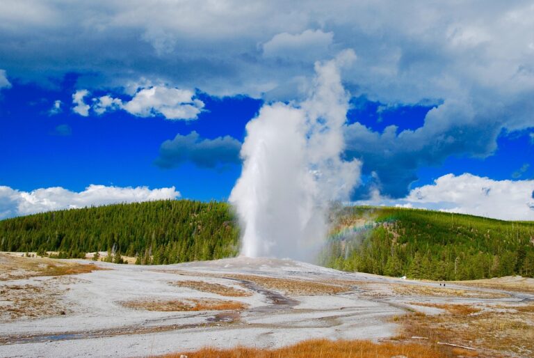 Découverte sous Yellowstone : « Une éruption pourrait anéantir l&rsquo;Ouest américain » avertit l&rsquo;IA et les experts s&rsquo;inquiètent pour des millions de vies et des milliards d&rsquo;euros