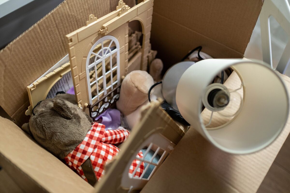 Trier les jouets avec les enfants, une façon concrète de réduire les déchets