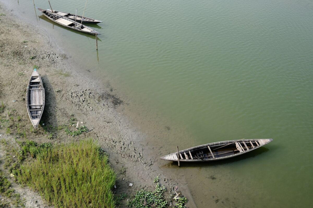Le Lawa recule de 12 mètres et isole Grand-Santi, commune guyanaise sans route
