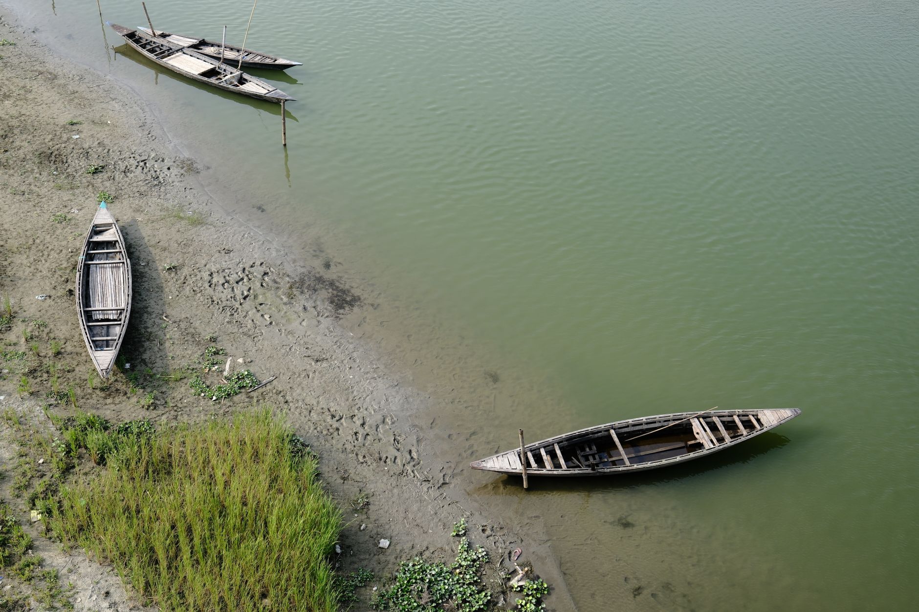 Le Lawa recule de 12 mètres et isole Grand-Santi, commune guyanaise sans route